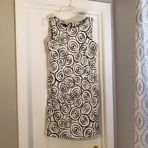 Black&White sleeveless shift dress